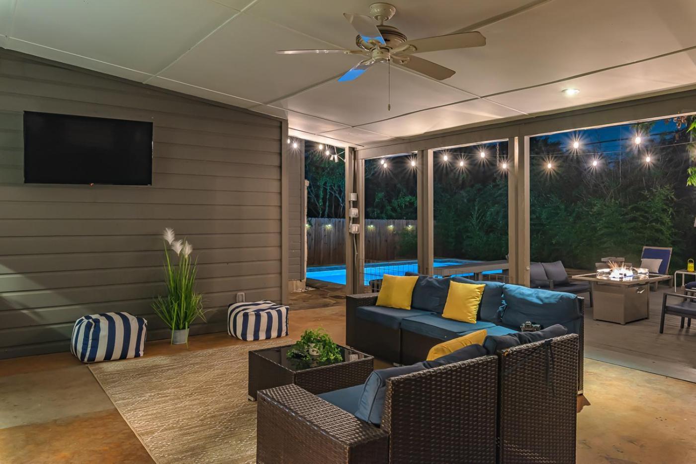Serene Pool & Firepit In Stunning Home By Airport San Antonio Esterno foto